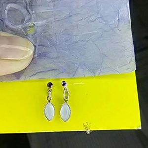 Dainty dangle /sapphire silver stone earring